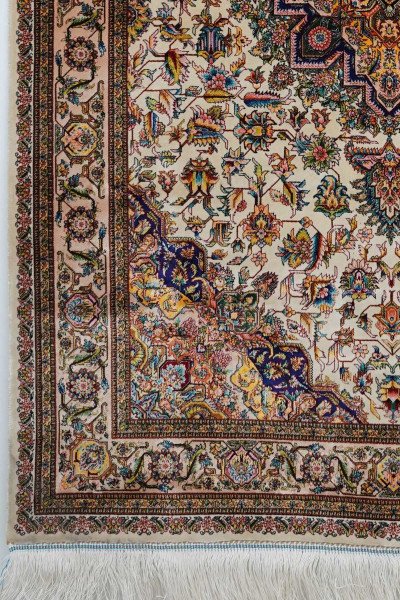 Ivory Garden Medallion Silk Rug — 5