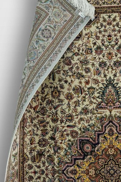 Cream Floral Medallion Silk Rug — 4