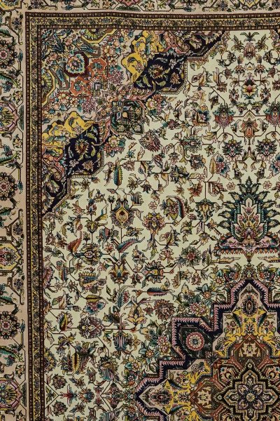Cream Floral Medallion Silk Rug — 2